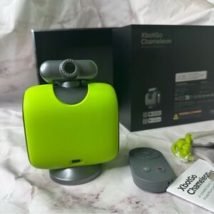 XbotGo Chameleon Green Device with Remote